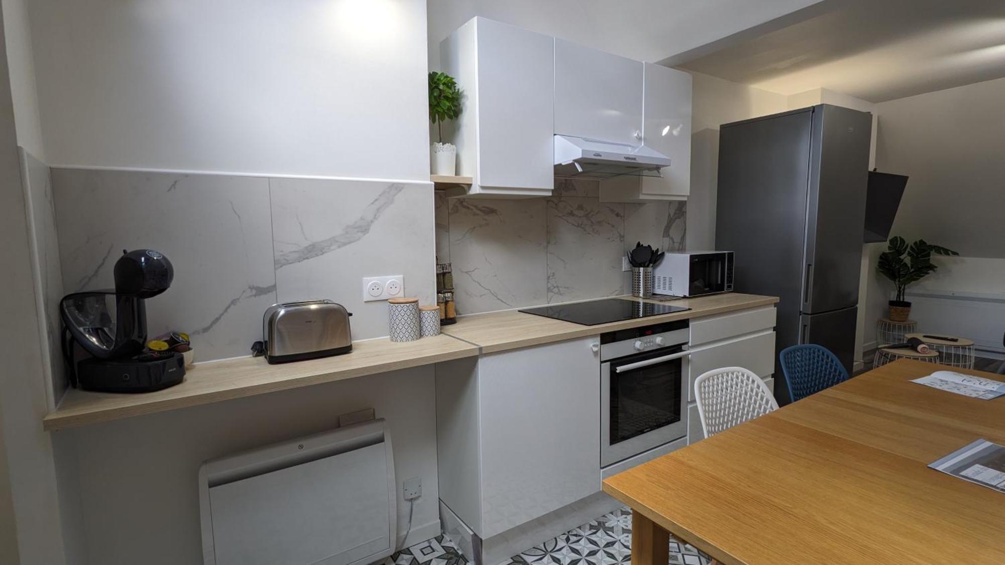 3 Appartements Premium Au Pied De La Cathedrale - Hypercentre Sens Habitación foto