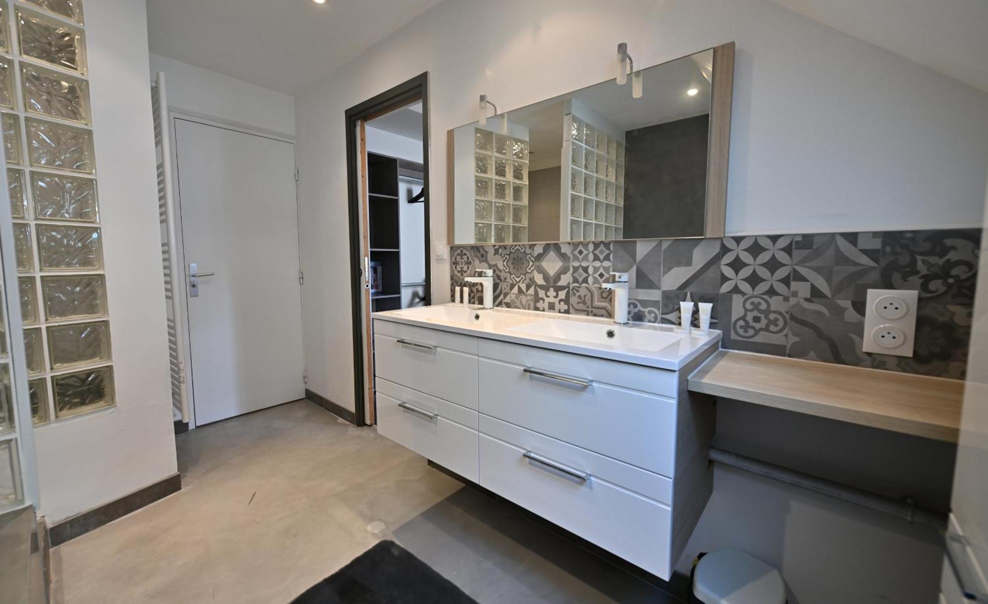 3 Appartements Premium Au Pied De La Cathedrale - Hypercentre Sens Habitación foto